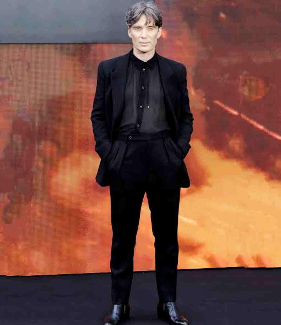 کت کلاسیک تیره و بوت چرمی کیلیان مورفی – Cillian Murphy leather boots outfit