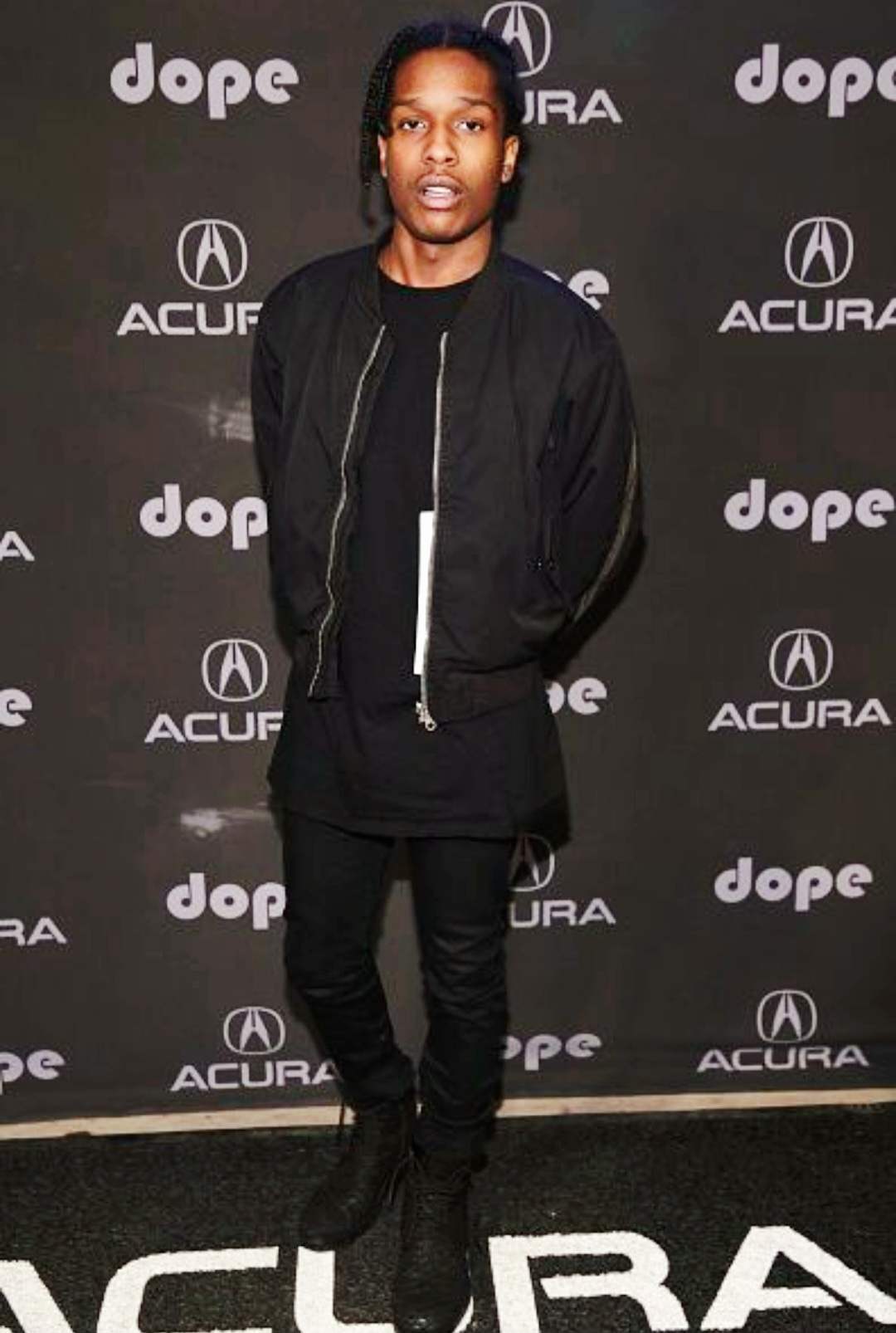 استایل تمام مشکی مینیمال ایسَپ راکی – ASAP Rocky all black street outfit