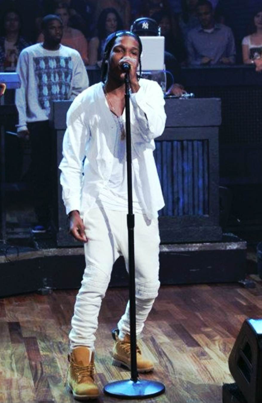 استایل تمام سفید ایسَپ راکی – ASAP Rocky all white street outfit