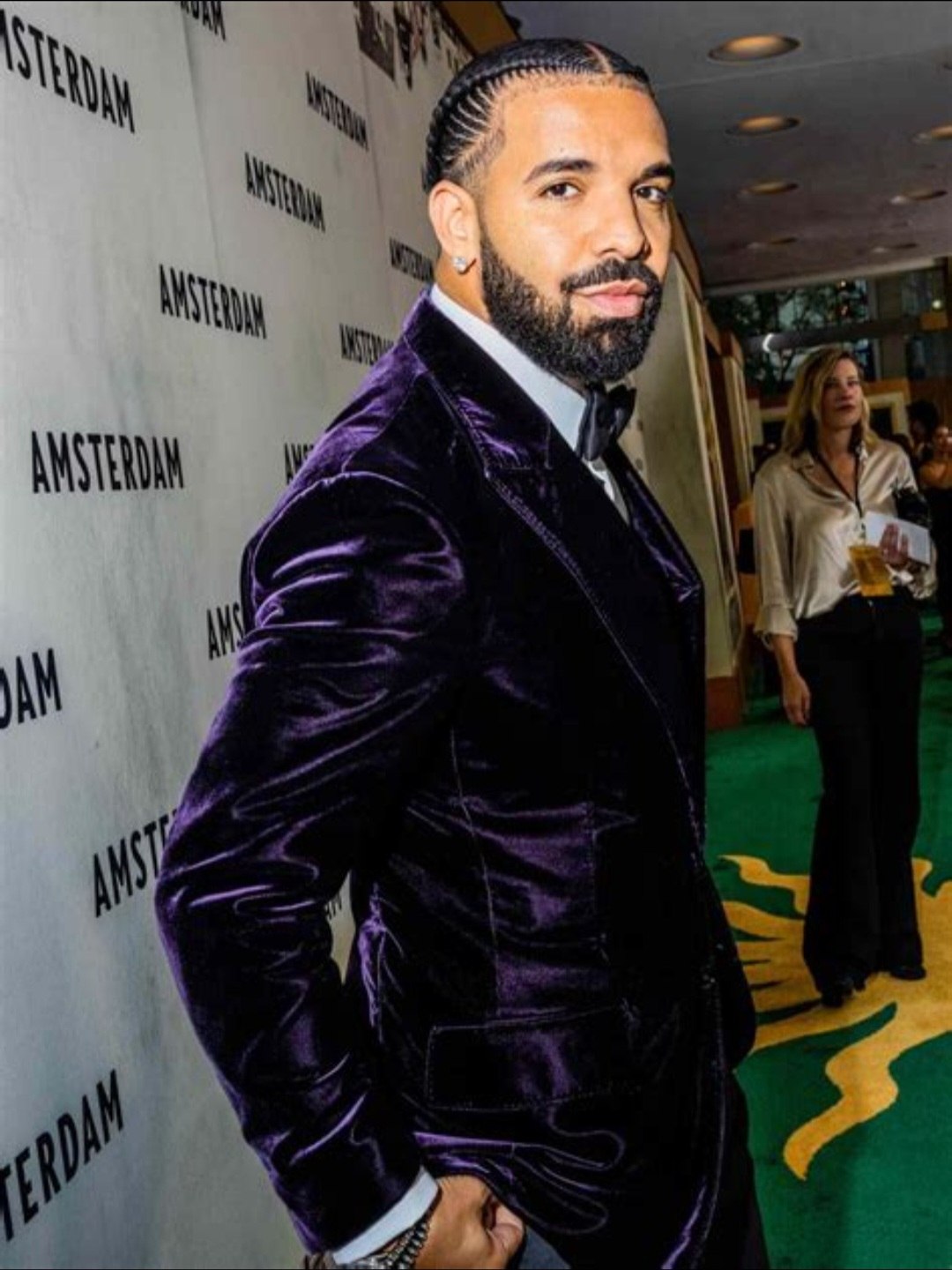 DRAKE_MONOCHROME