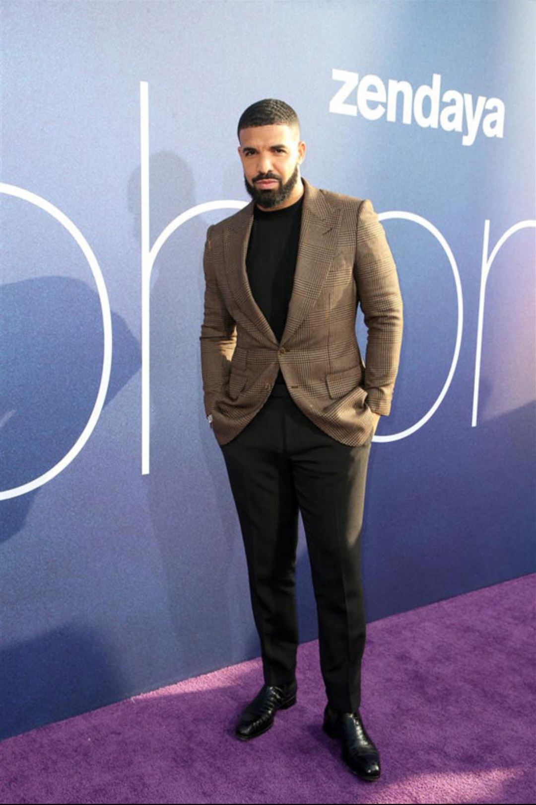 DRAKE_RED_CARPET2