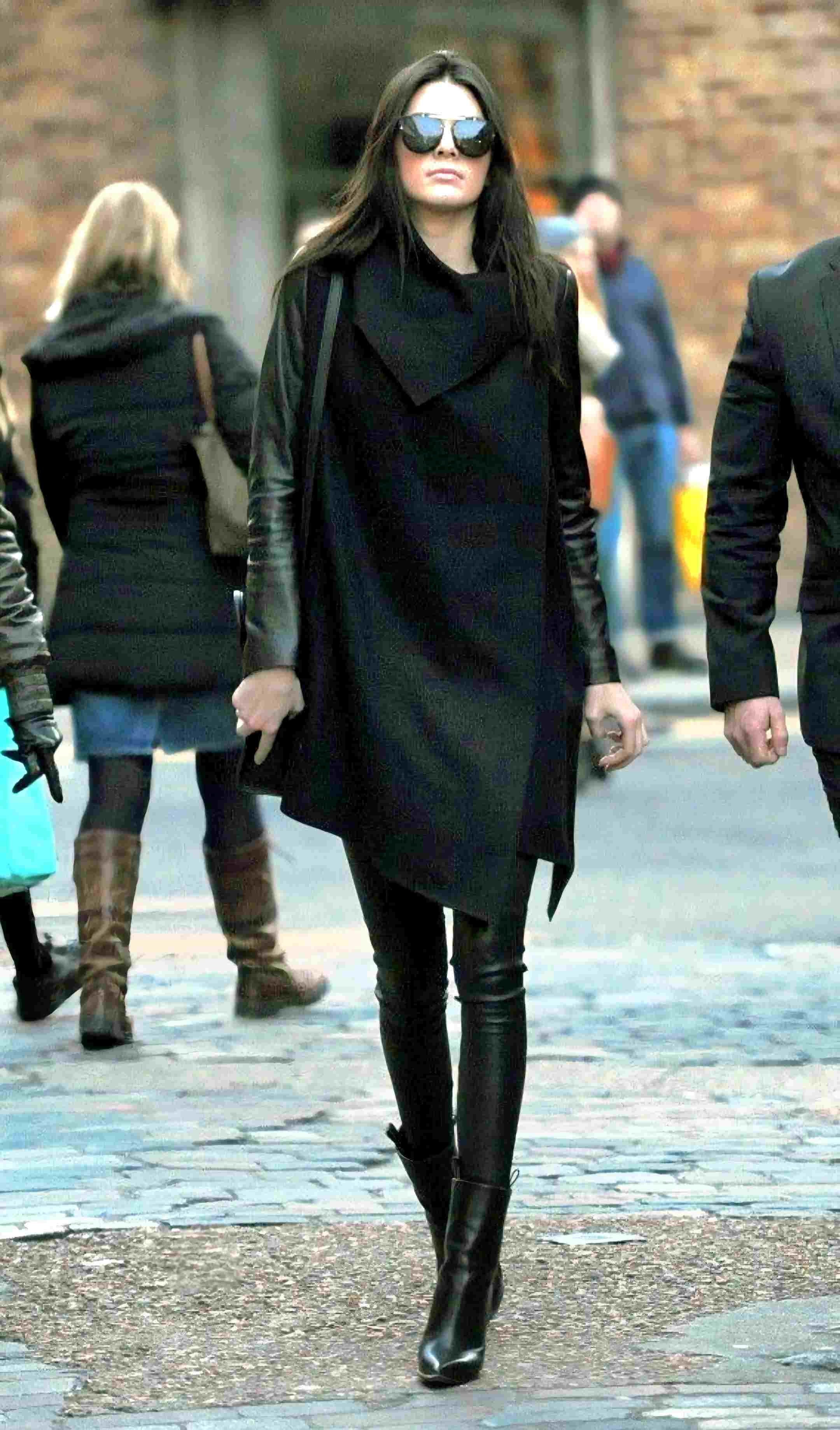 Kendall Jenner all-black minimalist street look