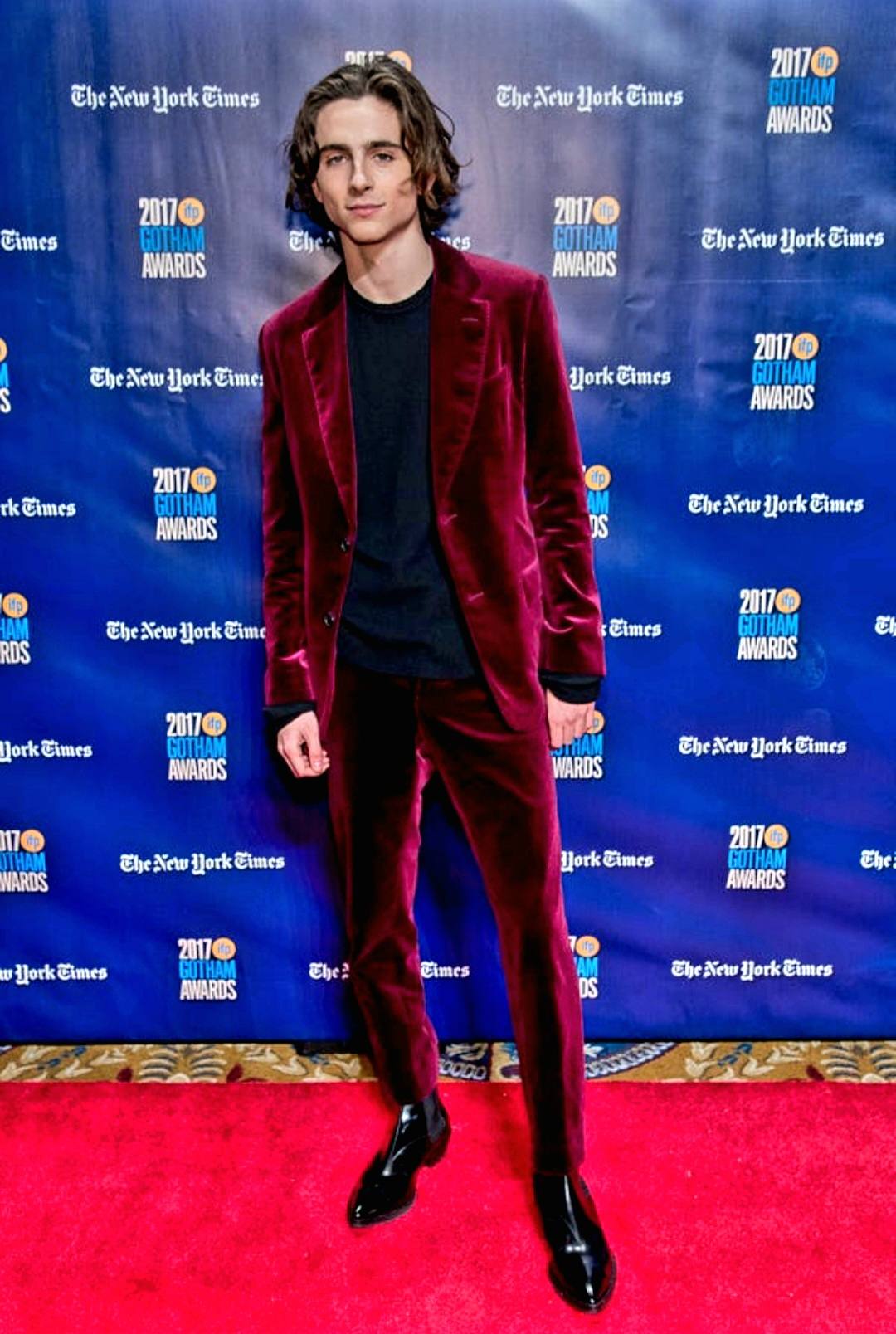 کت‌وشلوار زرشکی تیموتی شالامی در رویداد رسمی – Timothée Chalamet burgundy suit red carpet