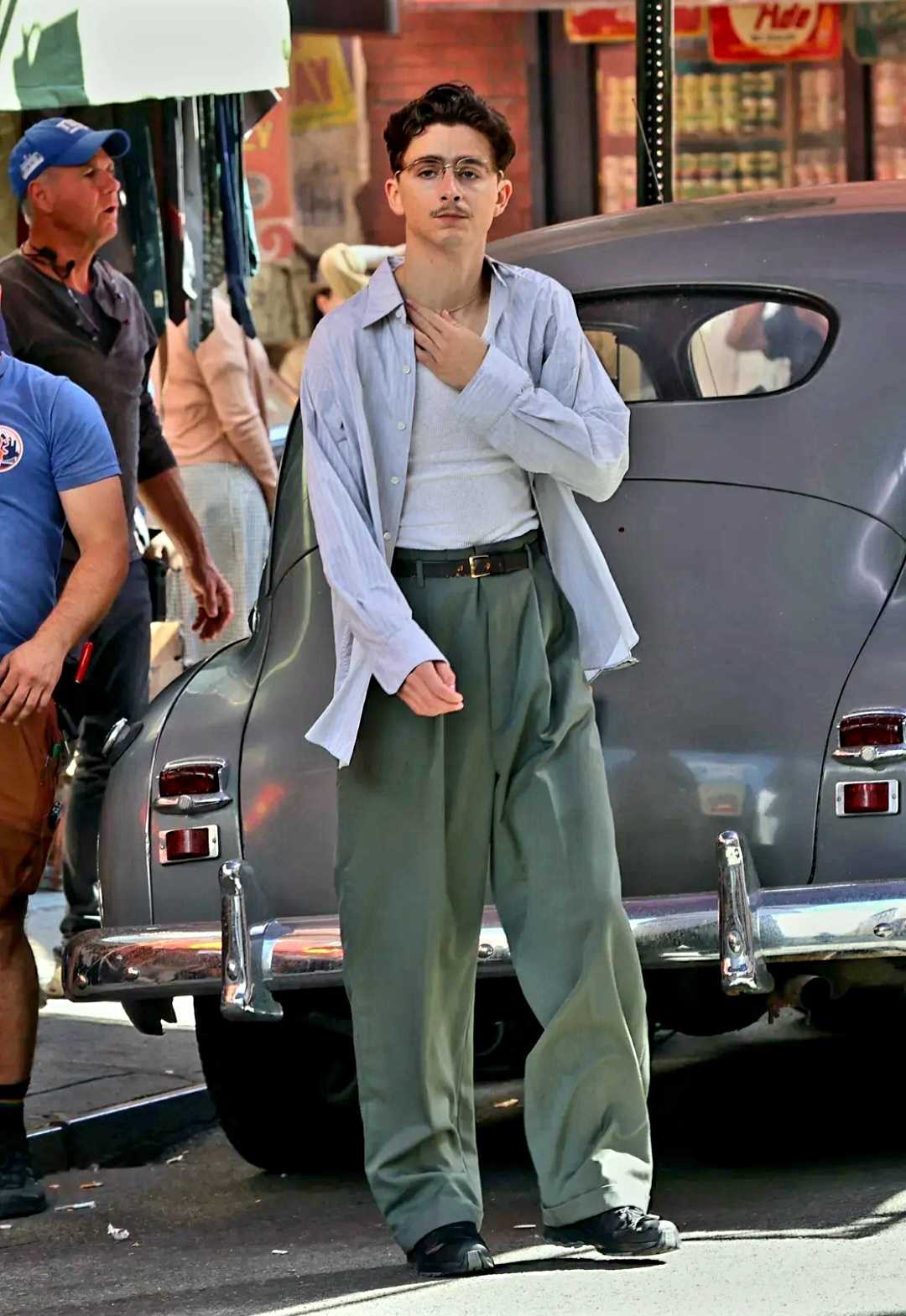 استایل اورسایز تیموتی شالامی با شلوار گشاد – Timothée Chalamet oversized wide pants street style